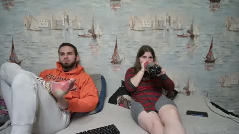 Alex and Sarah online show from 15, 10, 2025