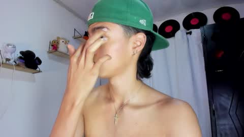 Snapshot of alex_sweet_69 chatting on 24, 11, 2025 Alex online show from 24, 11, 2025