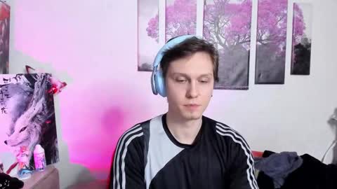 Alex WandHot online show from 5, 3, 2025