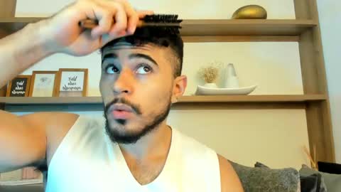 alex_wolf05 online show from 19, 3, 2026