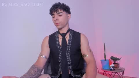 Snapshot of alex_zt chatting on 1, 11, 2025 x online show from 1, 11, 2025