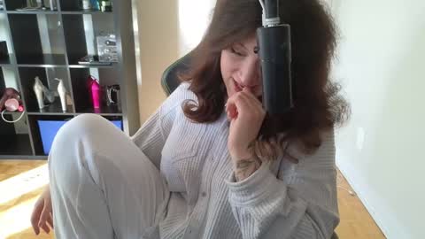 dont be afraid to click social media link its  working  just click on that  online show from 22, 10, 2025