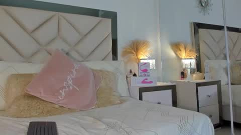 Snapshot of alexa_tobar chatting on 10, 9, 2025 alexa_tobar online show from 10, 9, 2025