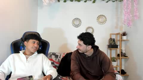 chicos hot online show from 10, 10, 2025