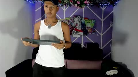 chicos hot online show from 4, 2, 2026