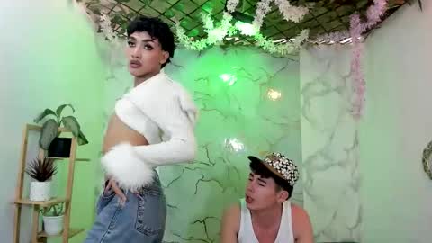 chicos hot online show from 18, 4, 2026