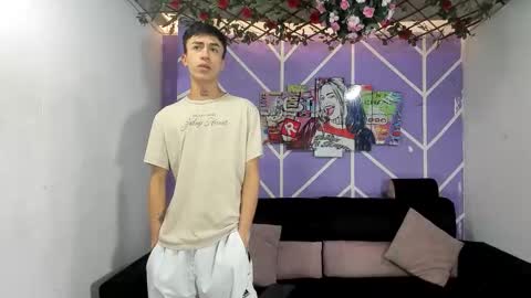 chicos hot online show from 21, 4, 2026
