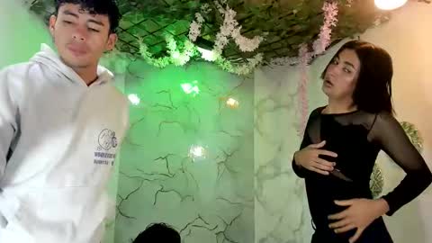 chicos hot online show from 26, 4, 2026