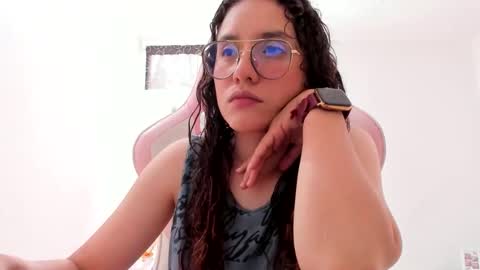 Snapshot of alexandra_clauss chatting on 13, 12, 2025 alexandra clauss online show from 13, 12, 2025