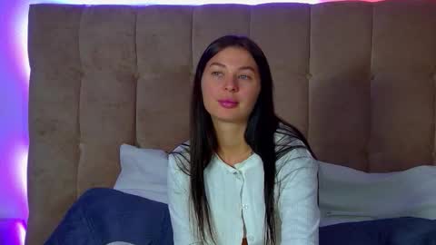 AlexandraBloom online show from 25, 9, 2025