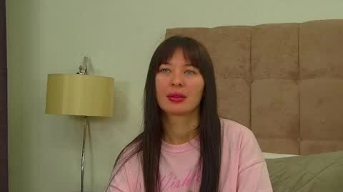 AlexandraBloom online show from 5, 2, 2026