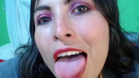 alexandrasaen online show from 8, 1, 2025