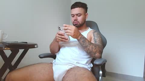 Snapshot of alexandro_king chatting on 5, 1, 2025 ALEX online show from 5, 1, 2025