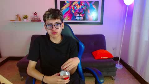 Snapshot of alexcum_18 chatting on 27, 5, 2026 alex online show from 27, 5, 2026