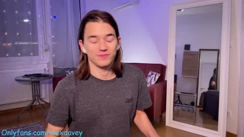 Snapshot of alexdavey chatting on 26, 12, 2024 online show from 26, 12, 2024