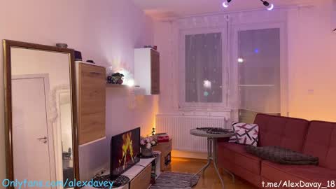 Snapshot of alexdavey chatting on 7, 1, 2025 online show from 7, 1, 2025