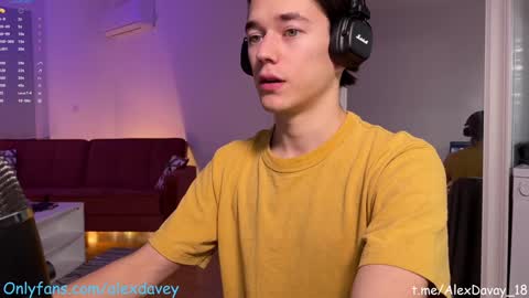 Snapshot of alexdavey chatting on 17, 1, 2025 online show from 17, 1, 2025