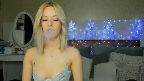 alexisbanx online show from 21, 4, 2026