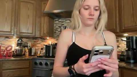 Snapshot of alexispaige06 chatting on 3, 3, 2026 alexispaige06 online show from 3, 3, 2026