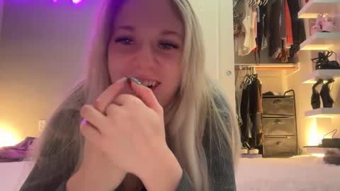 alexispaige06 online show from 24, 4, 2026