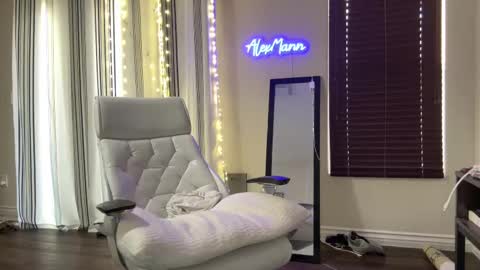 Alex Mann online show from 2, 10, 2025