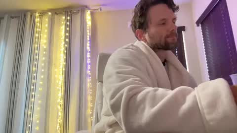 Alex Mann online show from 6, 10, 2025