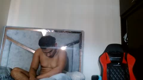 Snapshot of alexvsluisa chatting on 24, 6, 2026 alex y luisa online show from 24, 6, 2026