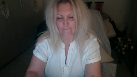Jhoa online show from 15, 4, 2026