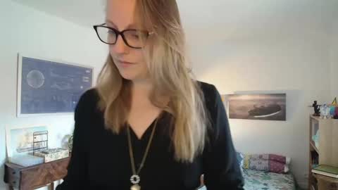 Snapshot of alice8363 chatting on 30, 10, 2025 Alice online show from 30, 10, 2025