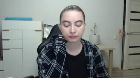 Snapshot of alice_________________________ chatting on 17, 6, 2026 Alice online show from 17, 6, 2026
