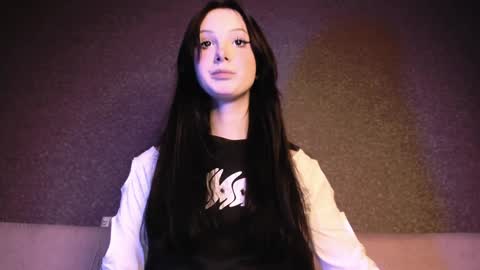 Alice Aris online show from 6, 12, 2024