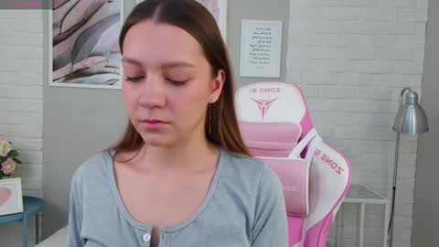 Alice in Wonderland  online show from 1, 3, 2025