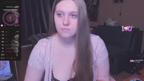 Snapshot of alice_dreamgirl_ chatting on 3, 10, 2025 Alice 3 online show from 3, 10, 2025