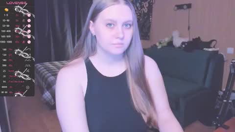 Snapshot of alice_dreamgirl_ chatting on 17, 10, 2025 Alice 3 online show from 17, 10, 2025