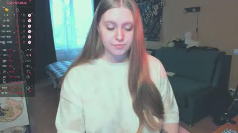 Snapshot of alice_dreamgirl_ chatting on 26, 10, 2025 Alice 3 online show from 26, 10, 2025