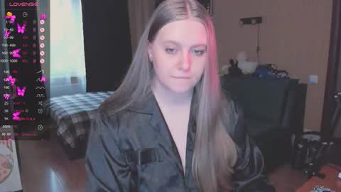 Snapshot of alice_dreamgirl_ chatting on 5, 11, 2025 Alice 3 online show from 5, 11, 2025