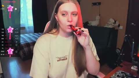 Snapshot of alice_dreamgirl_ chatting on 17, 11, 2025 Alice 3 online show from 17, 11, 2025