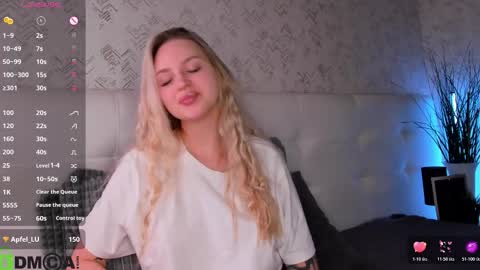 Snapshot of alice_elf chatting on 23, 10, 2025 Alice online show from 23, 10, 2025