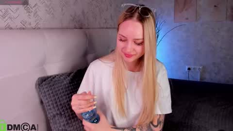 Snapshot of alice_elf chatting on 29, 10, 2025 Alice online show from 29, 10, 2025