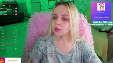 Snapshot of alice_halle chatting on 3, 12, 2024 alice_halle online show from 3, 12, 2024