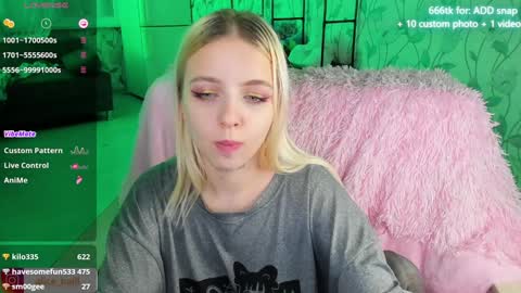 Snapshot of alice_halle chatting on 9, 12, 2024 alice_halle online show from 9, 12, 2024