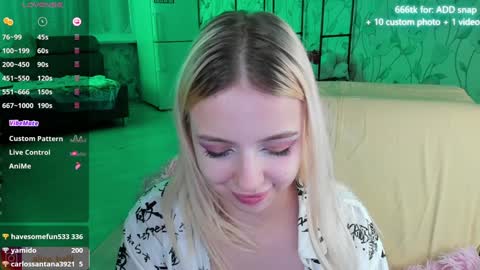 Snapshot of alice_halle chatting on 11, 12, 2024 alice_halle online show from 11, 12, 2024