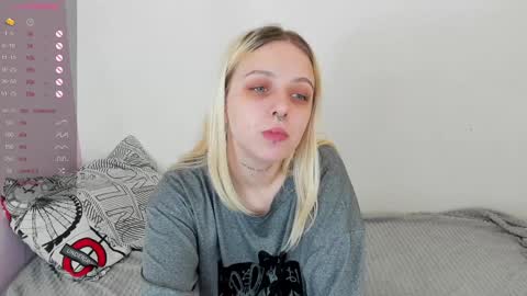 Snapshot of alice_halle chatting on 18, 1, 2025 alice_halle online show from 18, 1, 2025