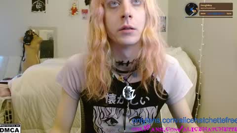 Snapshot of alice_hatchette chatting on 24, 9, 2025 Alice Hatchette online show from 24, 9, 2025