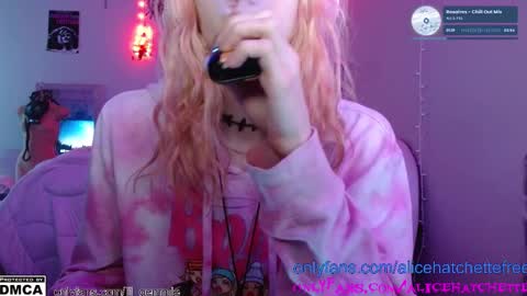 Snapshot of alice_hatchette chatting on 30, 9, 2025 Alice Hatchette online show from 30, 9, 2025