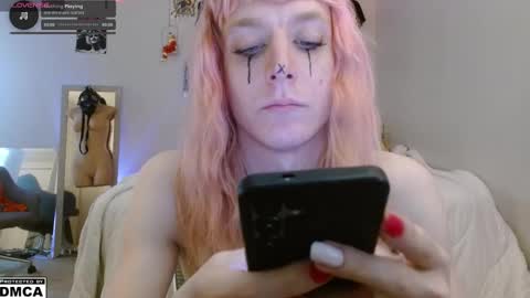 Snapshot of alice_hatchette chatting on 30, 10, 2025 Alice Hatchette online show from 30, 10, 2025