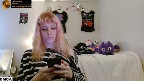 Snapshot of alice_hatchette chatting on 6, 11, 2025 Alice Hatchette online show from 6, 11, 2025