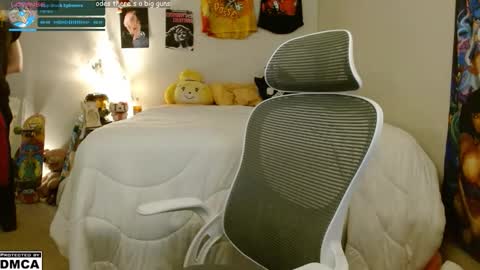 Snapshot of alice_hatchette chatting on 18, 11, 2025 Alice Hatchette online show from 18, 11, 2025