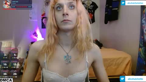 Snapshot of alice_hatchette chatting on 21, 11, 2025 Alice Hatchette online show from 21, 11, 2025