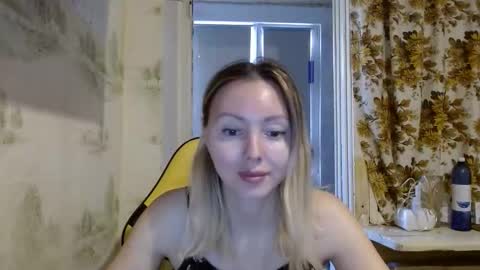 Alice smiles online show from 6, 4, 2026